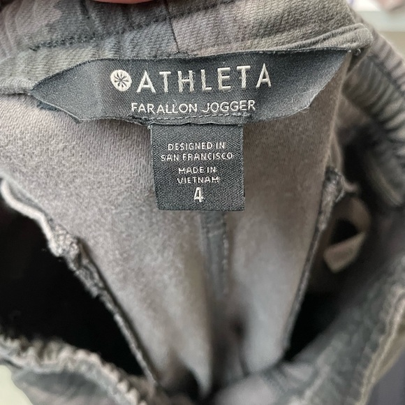 * | Athleta | Camo Farallon Jogger Drawstring Pants. Size 4. - Picture 11 of 14